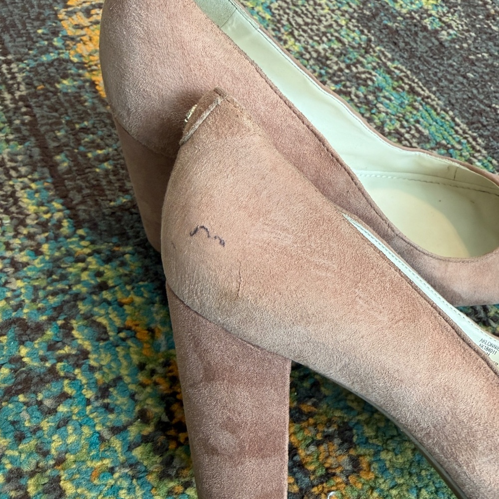Women's Heel - Picture 6 of 6